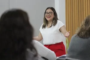 Conferencia motivacional dada por Karina Muñoz